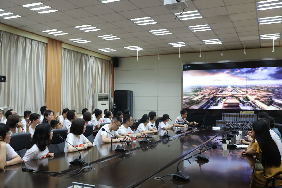 2009届员工座谈会2.JPG